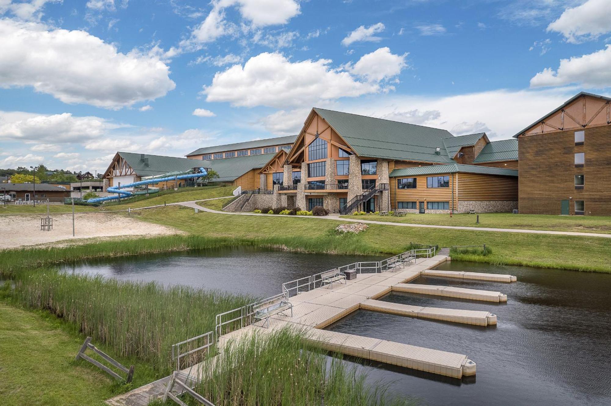 Three Bears Resort Waterpark Near Tomah Ascend Collection Warrens Экстерьер фото